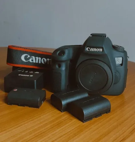 Canon E0S 6D - Full Frame