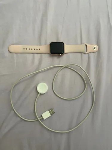 Apple Watch rose gold com carregador e pulseira