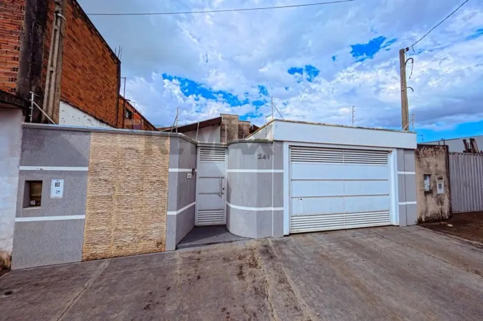 Casa à Venda no Jardim Rio Verde Pirassununga | 170m² Construídos | 2 Quartos (1 Suíte) |