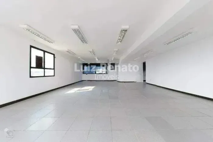 Sala Comercial e 4 banheiros para Alugar, 330 m² por R$8.800,00/Mês