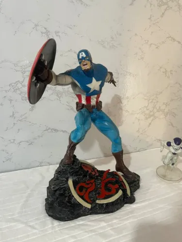 Action Figure Capitão América (Peça única)