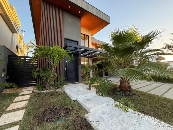 Sobrado Florais Itália, Decorado, com 350m², Luxo e Conforto por R$ 5.8Milhões