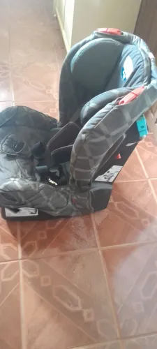 Vendo cadeirinha em perfeito estado 270