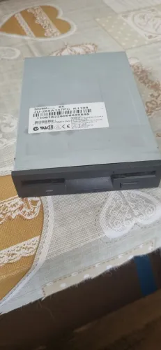 Drive De Disquete 3.5 Interno Sigmadrive JU-256A137PC 1.44MB PC Retrô