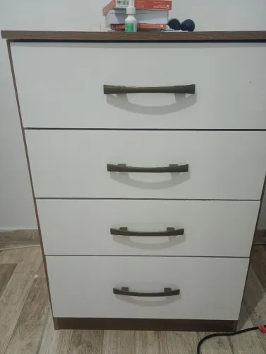 Cômoda e arara