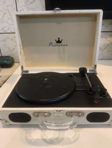 Toca disco PRINCESS DE MALETA - COM ALTO FALANTE EMBUTIDO - LEIA A DESCRIÇÃO