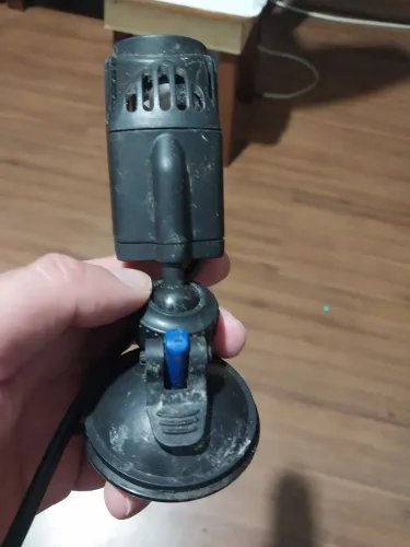 2 Wave maker 2000 L/h ( 1 nova e 1 pouco usada)