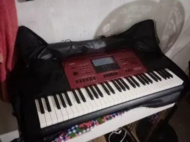 Teclado Casio 6250