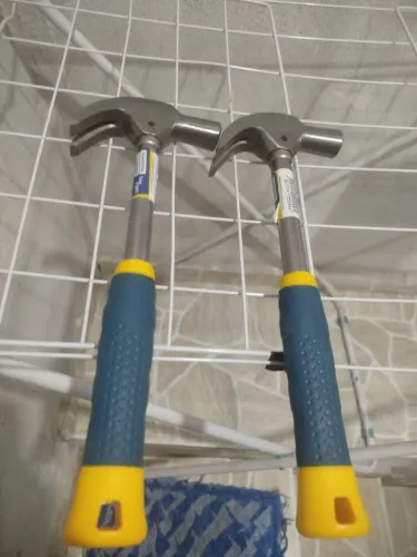 Martelos e trena, tudo novo 