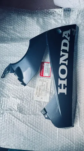 Spoiler  CBR 650 R  lado esquerdo original Honda 