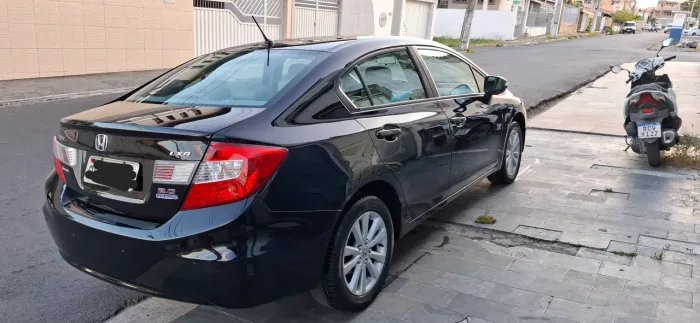 Honda Civic Sedan LXR 2.0 Flexone 16V Aut. 4P 2014