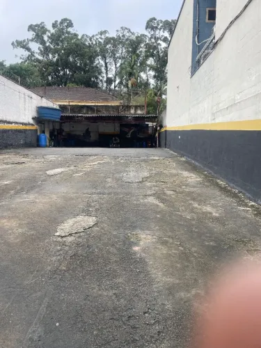 Vendo ponto de estacionamento e lava rápido