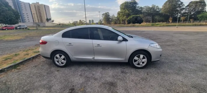 Renault Fluence Sed. Dynamique 2.0 16V Flex Aut. 2013