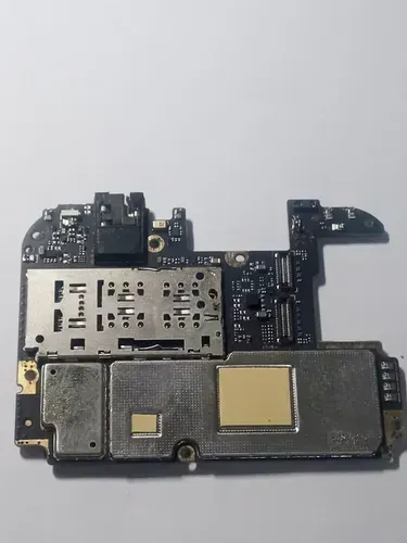Placa mãe redmi 7, 64 gigas, 4 de memoria, 100,00 pra levar ou 150,00 trocado