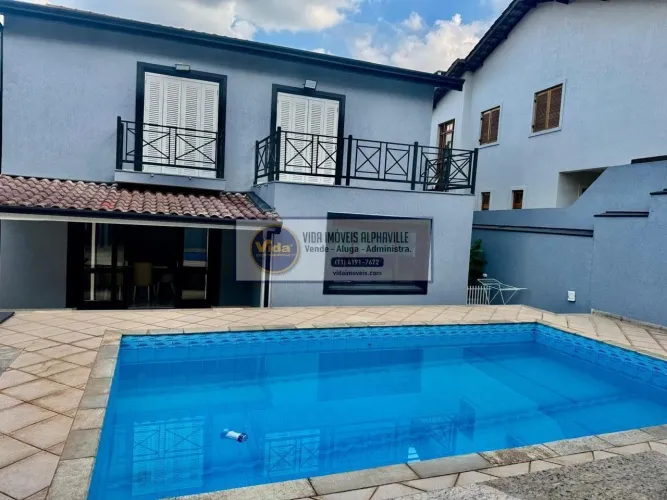 Casa Mobiliada em Alphaville com 3 Suítes para Locação