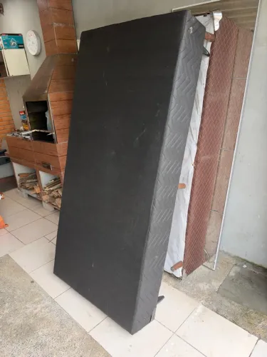 Base cama de solteiro usada