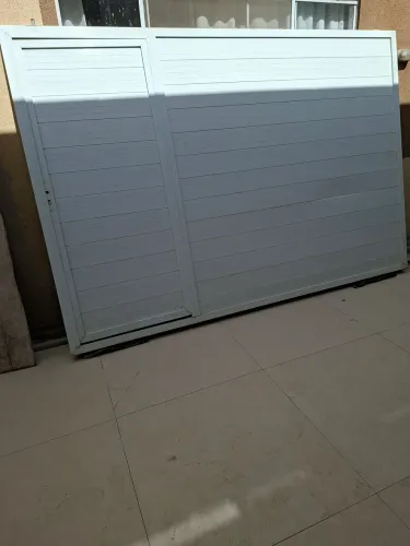 Portão de Garagem com Portão Social (Correr) - 2,97 x 2,00m