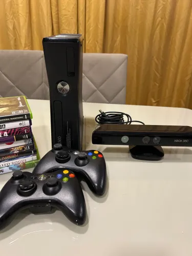 Xbox 360 com Kinect e 9 jogos