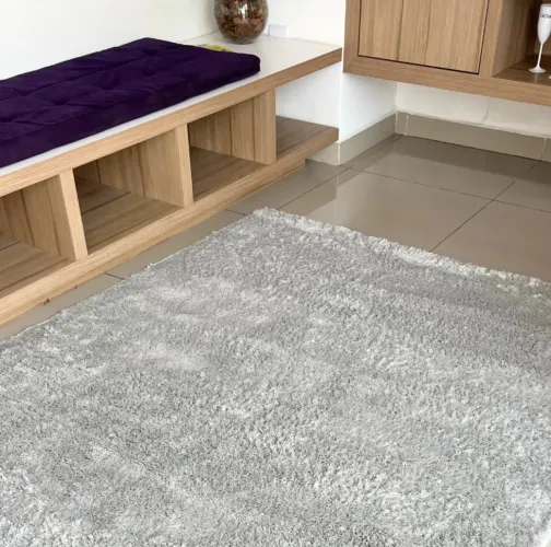 Tapete antiderrapante felpudo cinza com preto 