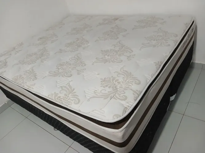 Cama Queen Gazin