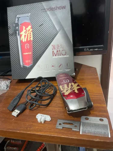 Máquina de cortar cabelo madshow m10