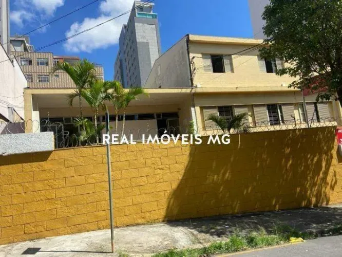 Casa para alugar com 13 quartos 5 vagas no São Pedro próximo ao Pátio Savassi