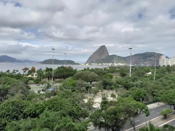 Imóvel para aluguel possui 200 metros quadrados com 2 quartos em Flamengo - Rio de Janeiro
