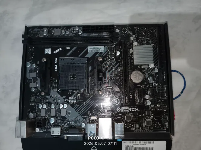 Placa mãe B450 DDR4 (AMD)