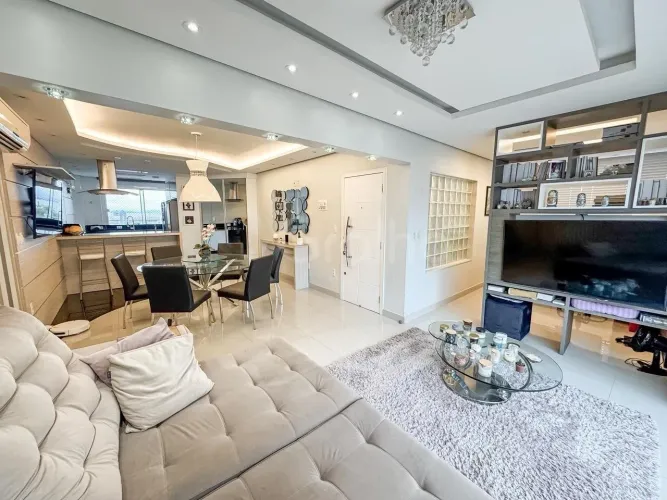 Apartamento para Venda em Florianópolis, Centro, 3 dormitórios, 1 suíte, 3 banheiros, 1 va