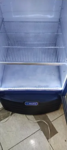Geladeira expositora