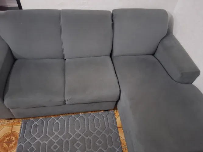 Sofá usado ,  reformado em.otimo estado..  Desapego devido eu ter ganhado outro .