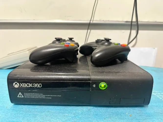 Xbox 360 Super Slim