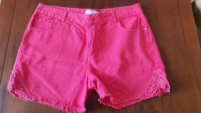 Short feminino rosa Marfino