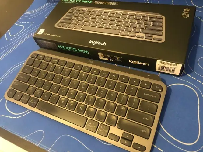 Teclado Logitech MX Keys Mini ( SemiNovo)