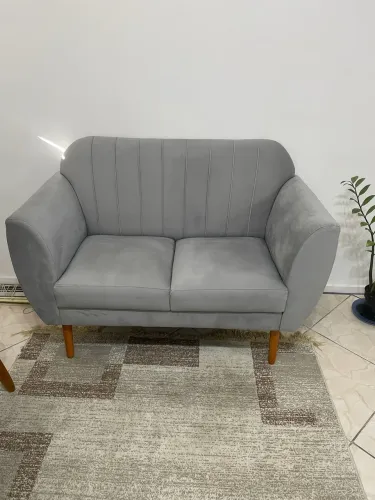 Sofá 2 lugares/recepção decorativo! Muito novo!!
