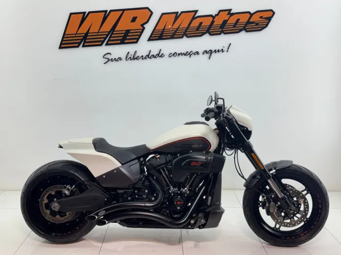 HARLEY-DAVIDSON SOFTAIL FXDR 114