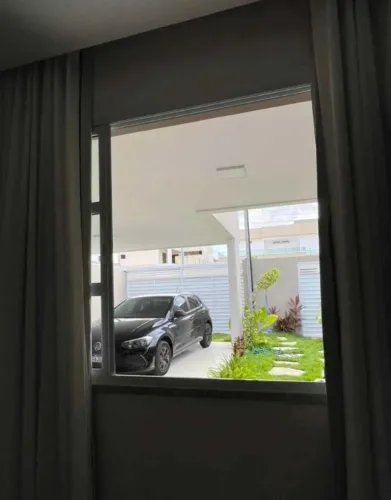 Casa em rua pública no bairro Aruana próximo à praia [17508]