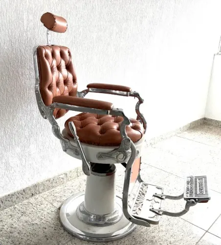 Cadeira de barbeiro antiga