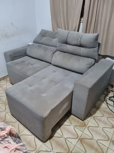 Vendo um sofá