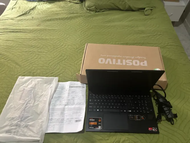 Notebook Positivo Vision R15 7-5825U Linux 24GB RAM 512GB Wi-Fi 6 - 15? Full HD minitela