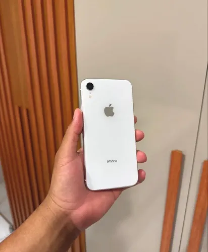 iPhone Xr Branco 64