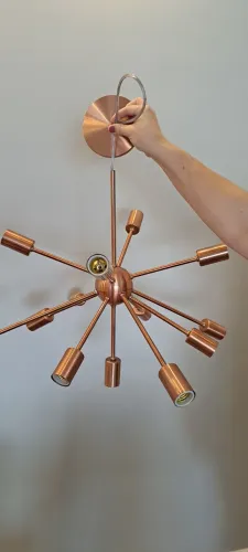 Lustre modelo Sputnik da tokstok o maior