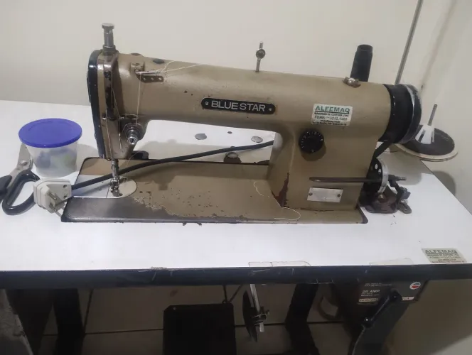 Máquina industrial reta