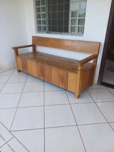 Banco baú de Peroba 