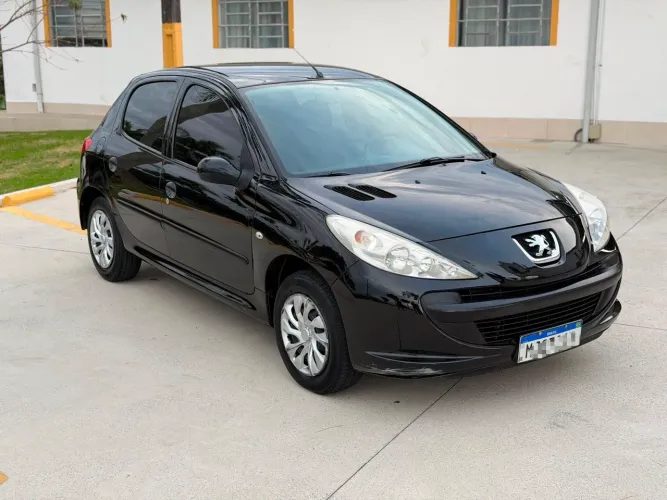 Peugeot 207 X-line 1.4 Flex 8V 5P 2011