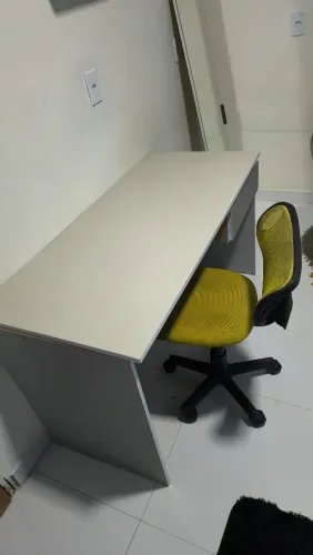 Mesa de estudos + Cadeira!