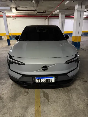 Volvo EX30 E60 Plus (elétrico) 2024