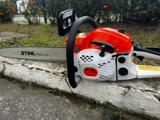 Motosserra nova lacrada stihl 382