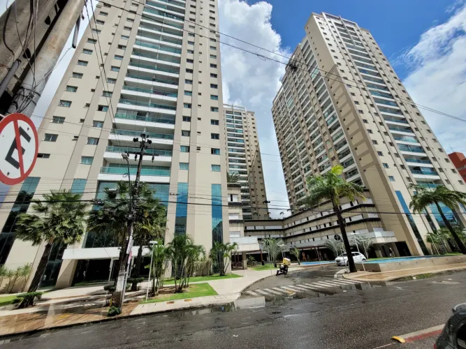 Excelente Apto. c/ ótima localização em frente ao Cólegio Farias Brito, 55m², nascente, 02