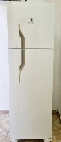 Geladeira Frost Free Electrolux DF35A 261L Branca